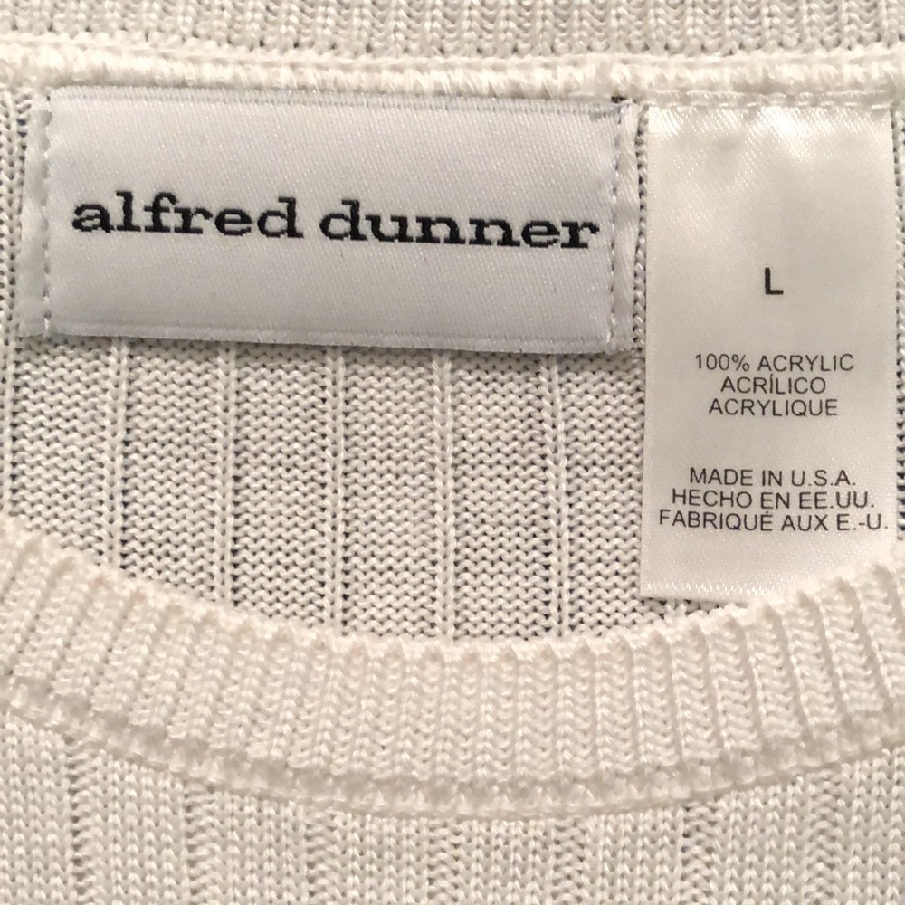 Women’s Ribbed Shell with Knitted Design - Picture 4 of 7